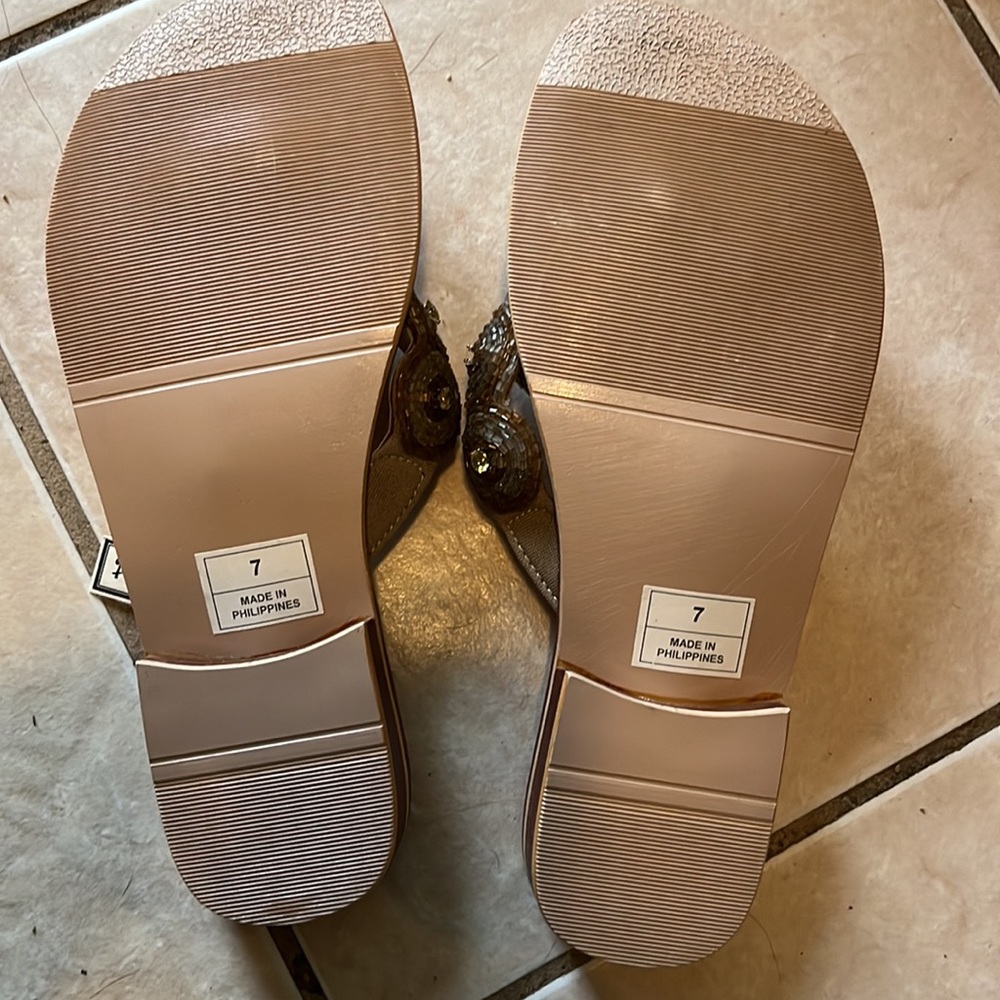 Sandals - Picture 3 of 4